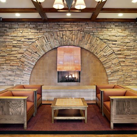 Doubletree By Hilton Libertyville-Манделей Интерьер фото